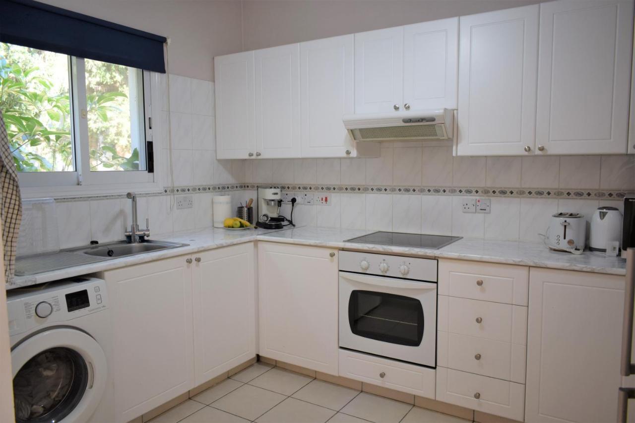 Townhouse In Paradise Gardens Paphos ภายนอก รูปภาพ